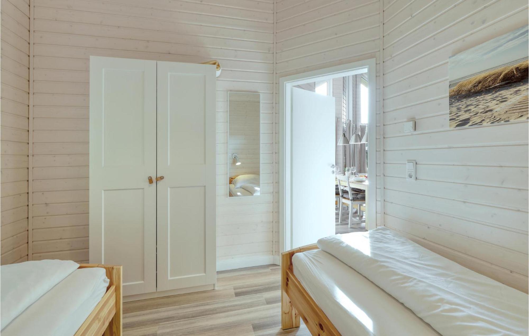 Stunning Home In Krems Ii-Warderbrueck With Wifi Gols Extérieur photo